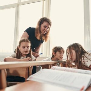Sytuacje trudne w kontaktach z rodzicami – jak zmienić walkę we współpracę